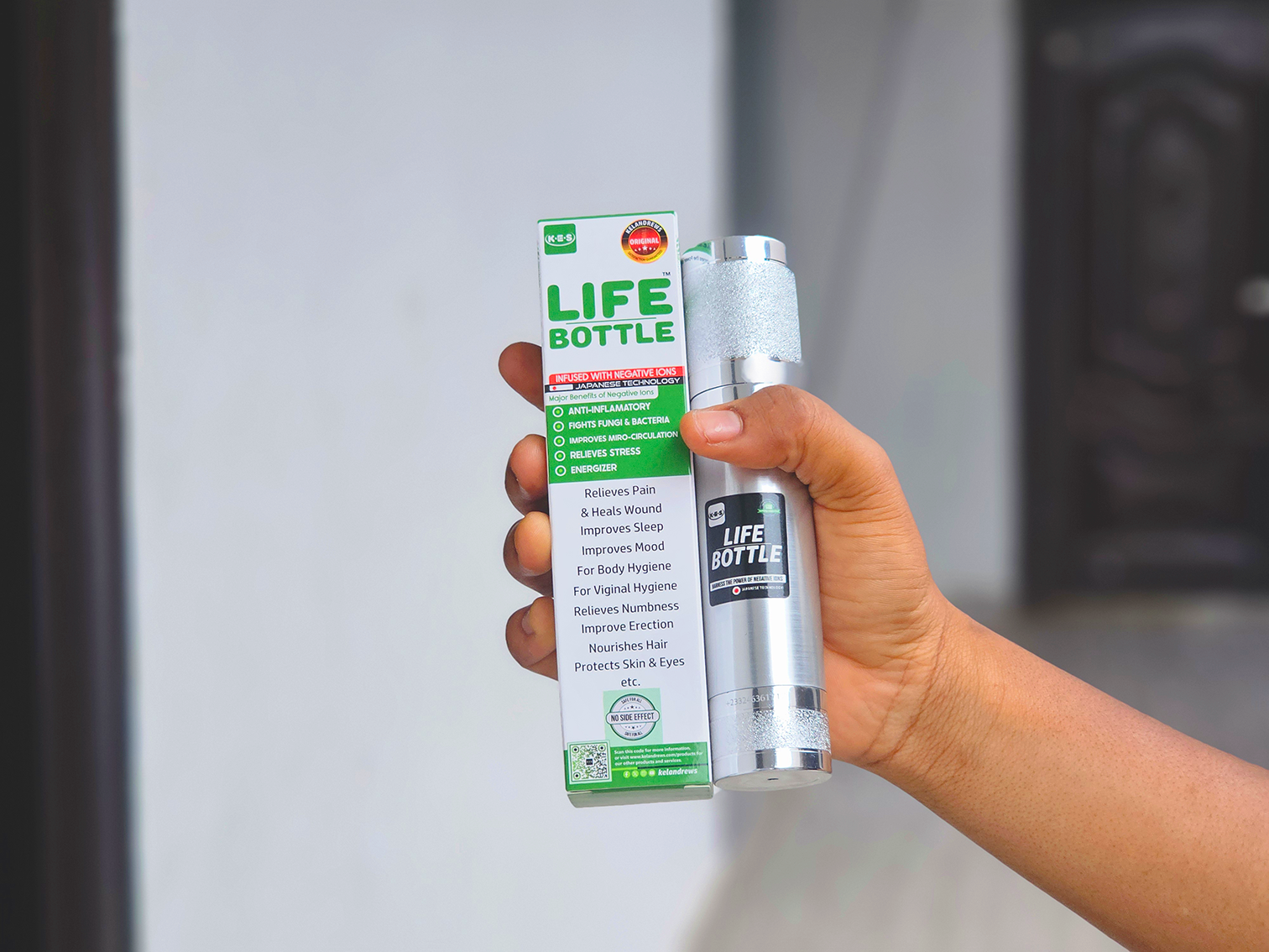 &lt;img src=&quot;life-bottle.jpg&quot; alt=&quot;Life Bottle, negative ion bottle, japanese technology&quot;&gt;